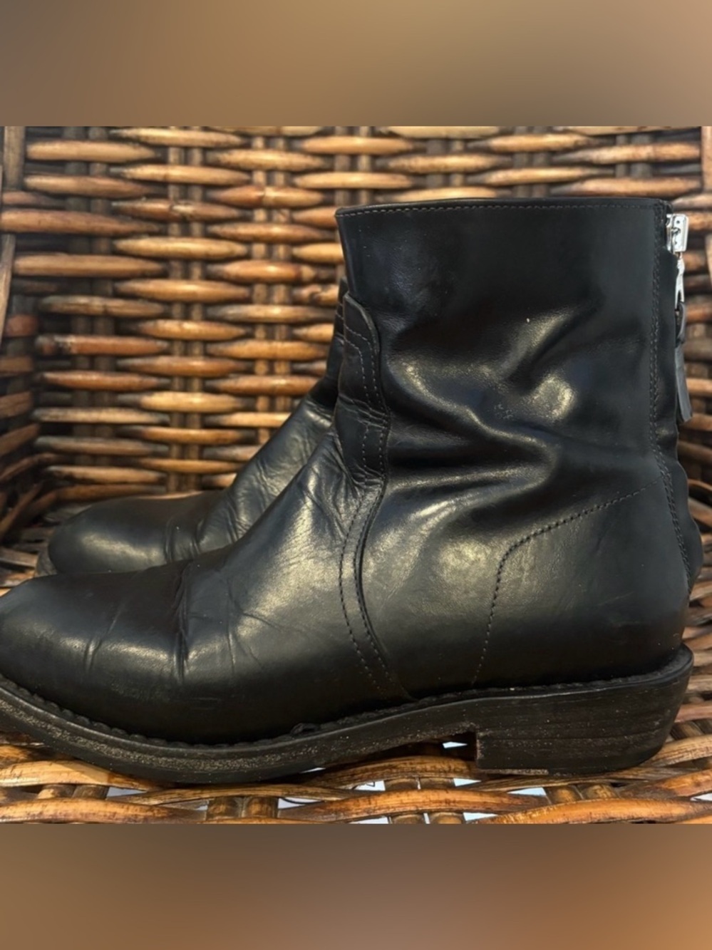 rag & bone Black Leather Ankle Boots in size 7.5. Back zipper